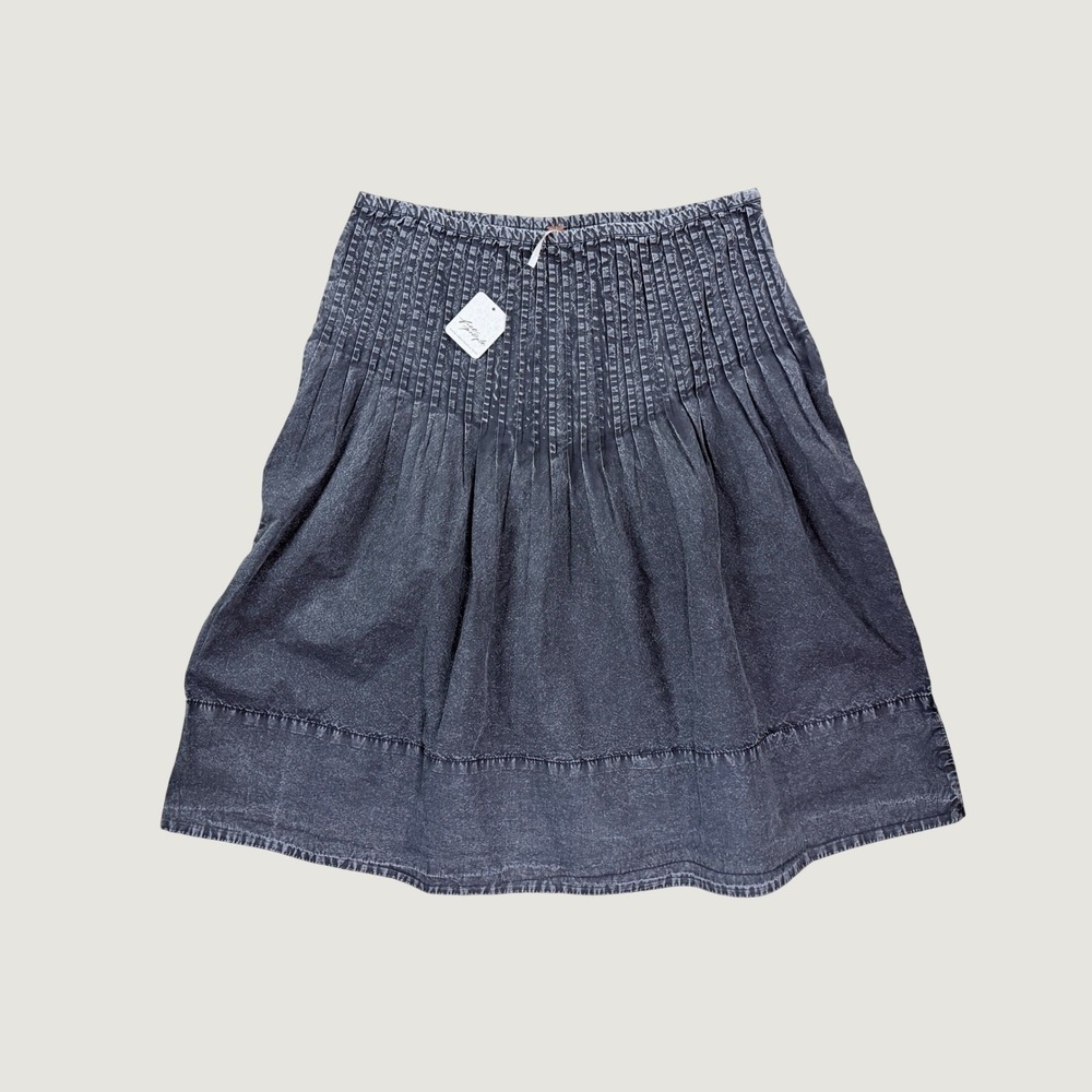 Free People Heartbreaker Mini Skirt Womens 12 Washed Black NEW Smocked Pleated - Picture 2 of 9